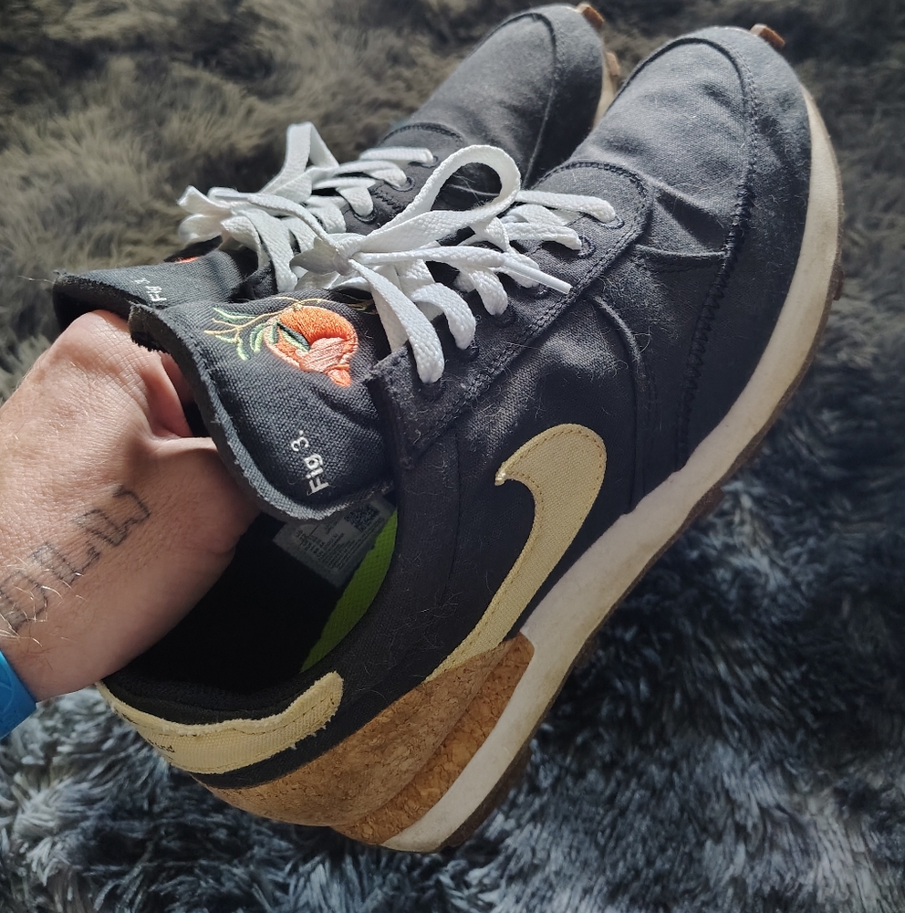 Nike D-break Type Pomegranate